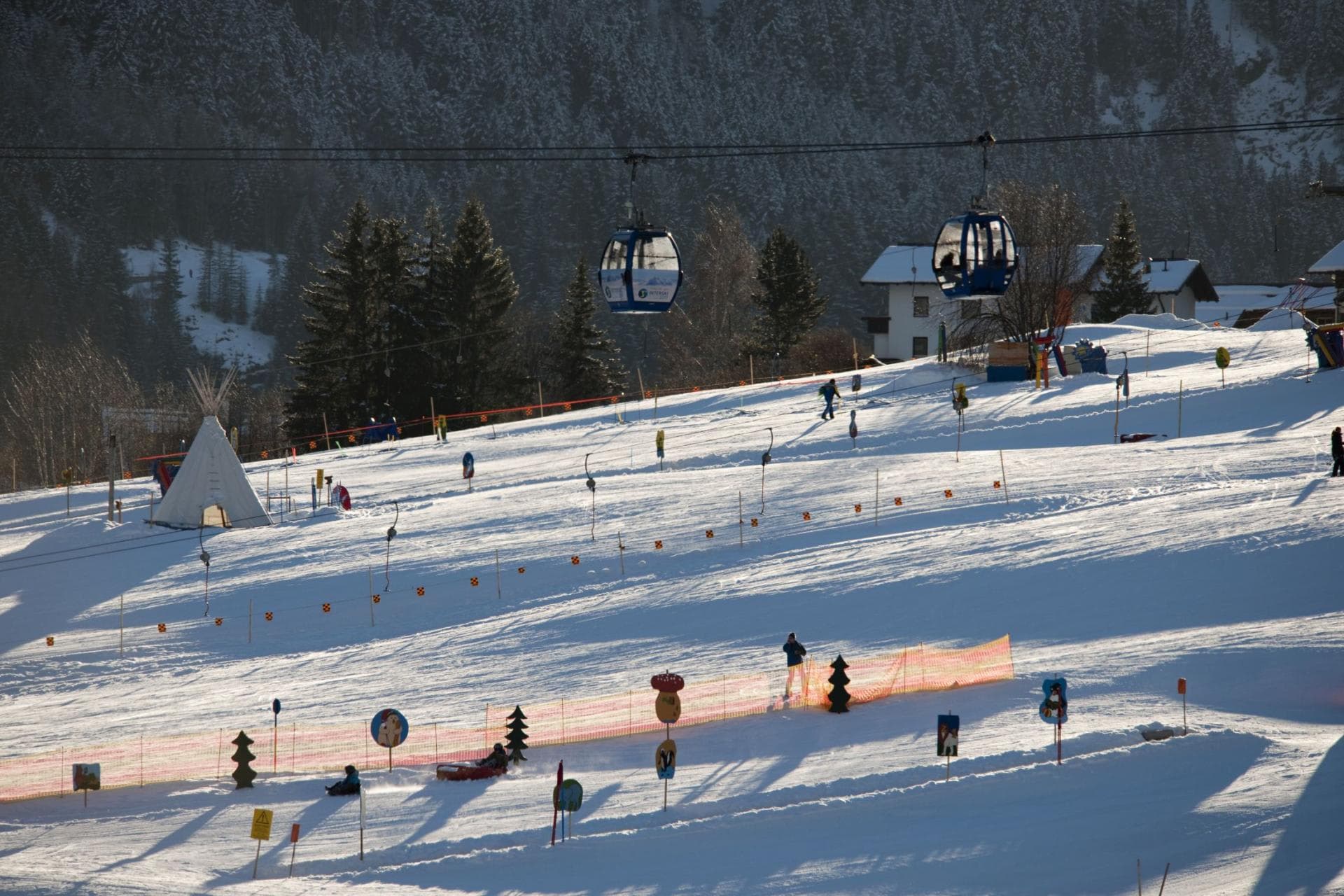 Ski-in/ski-out access via the nearby gondola and beginner-friendly slopes