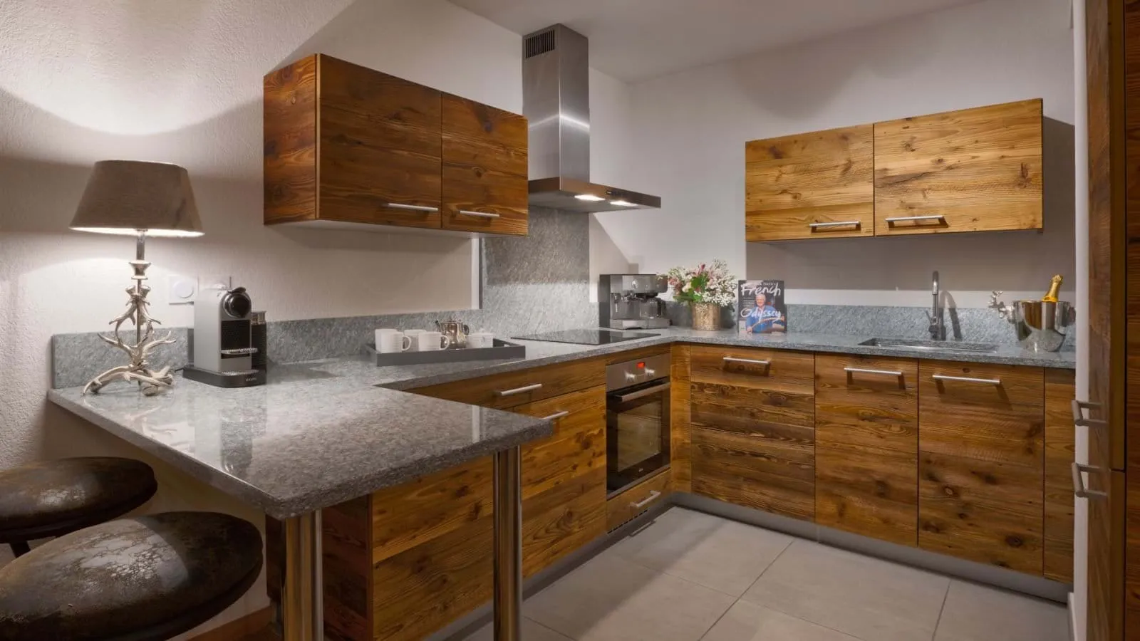 Fully equipped kitchen with a Nespresso machine and breakfast bar