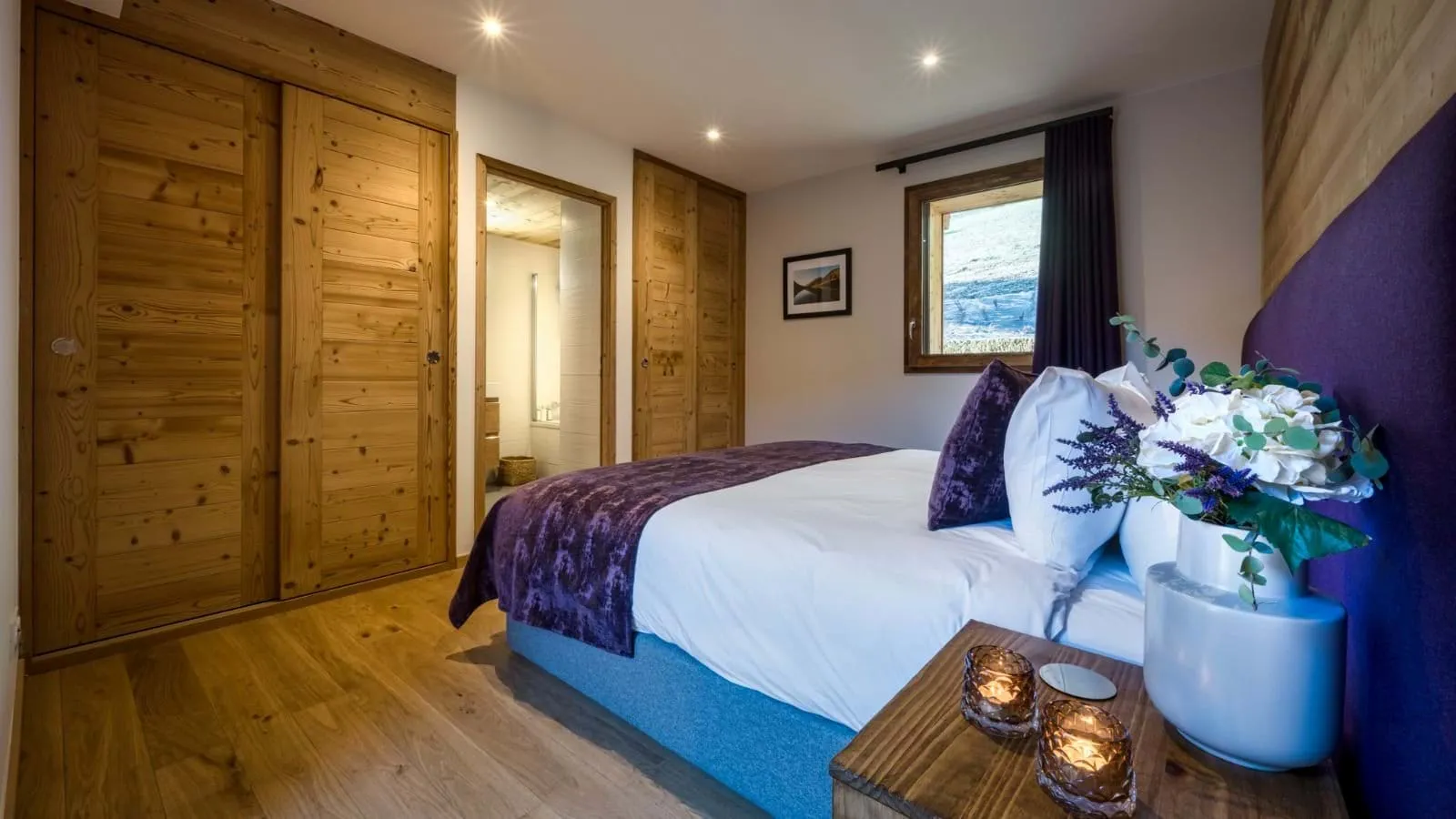 Double bedroom with an adjoining bathroom and built-in wardrobes