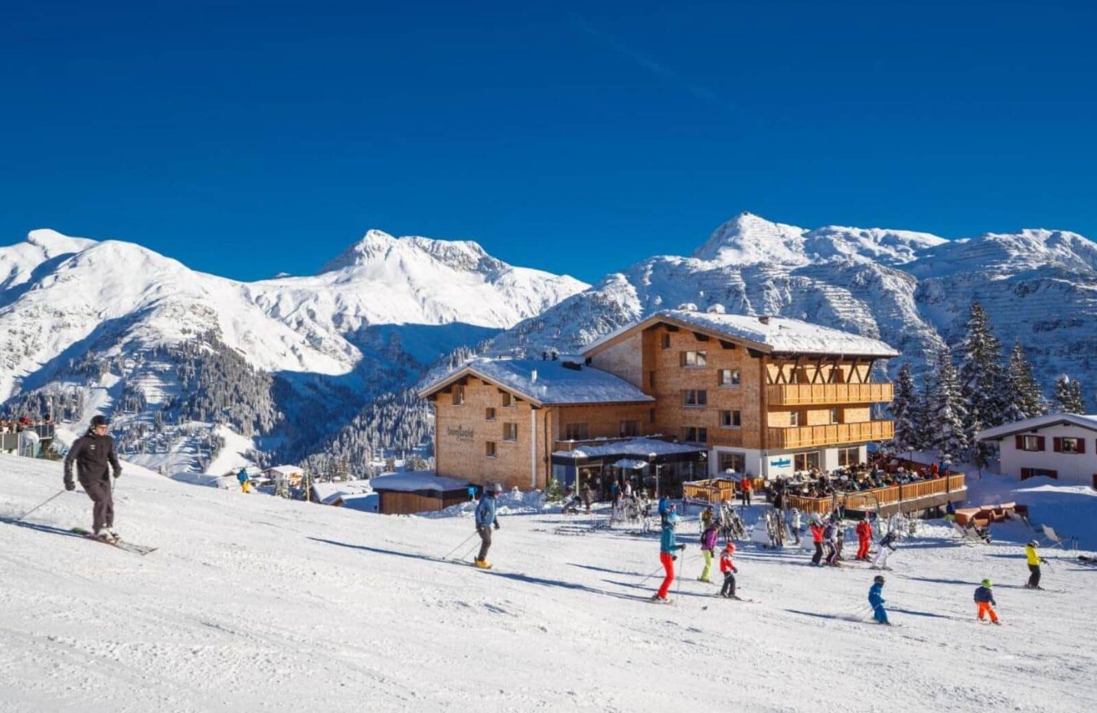Ski-in/ski-out chalet with sun terrace and immediate access to groomed runs