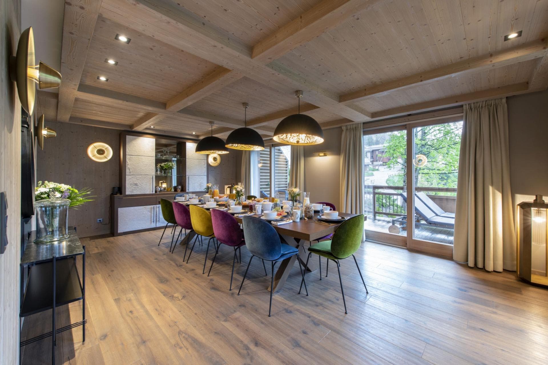 Dining area with seating for 10 and balcony access