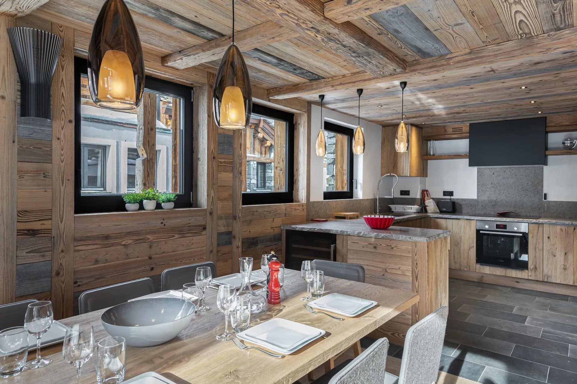 Fitted kitchen beside the dining table