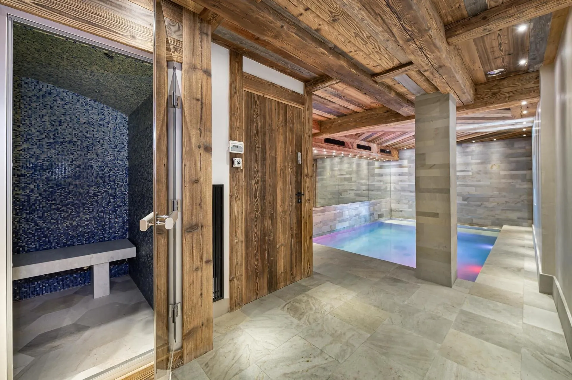 Hammam beside the indoor swimming pool