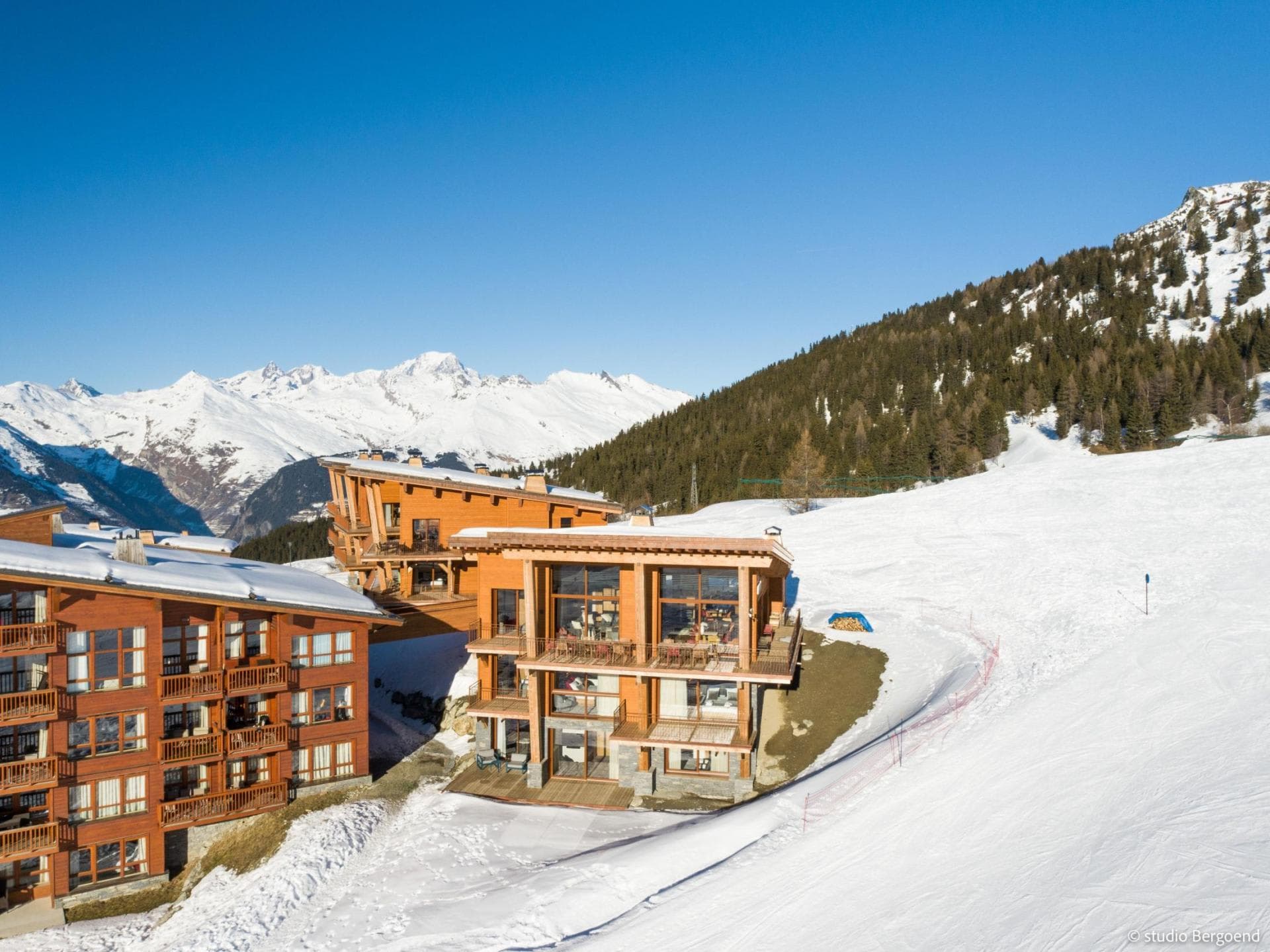 Ski-in/ski-out chalet with direct run access and mountain range views