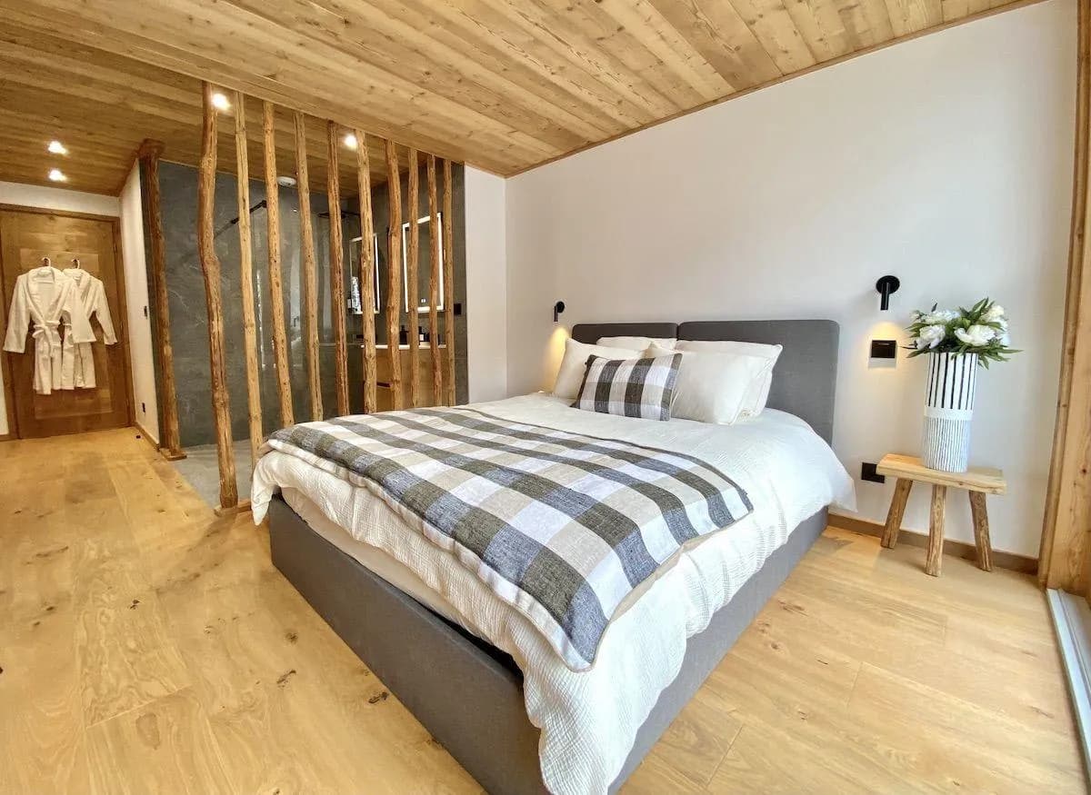 Double bedroom with an en-suite walk-in shower