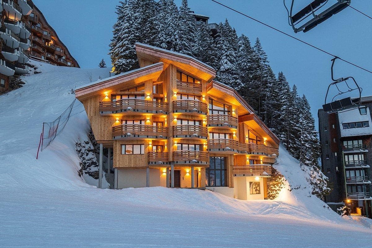 Ski-in, ski-out chalet located directly on the piste near chairlift