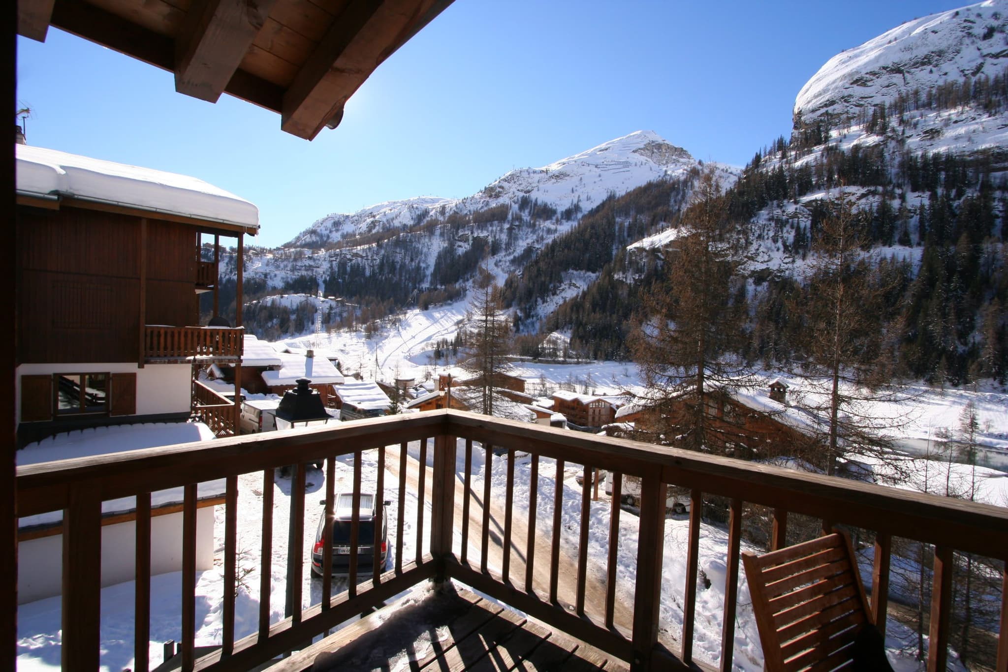 Private balcony with mountain views and direct proximity to ski runs