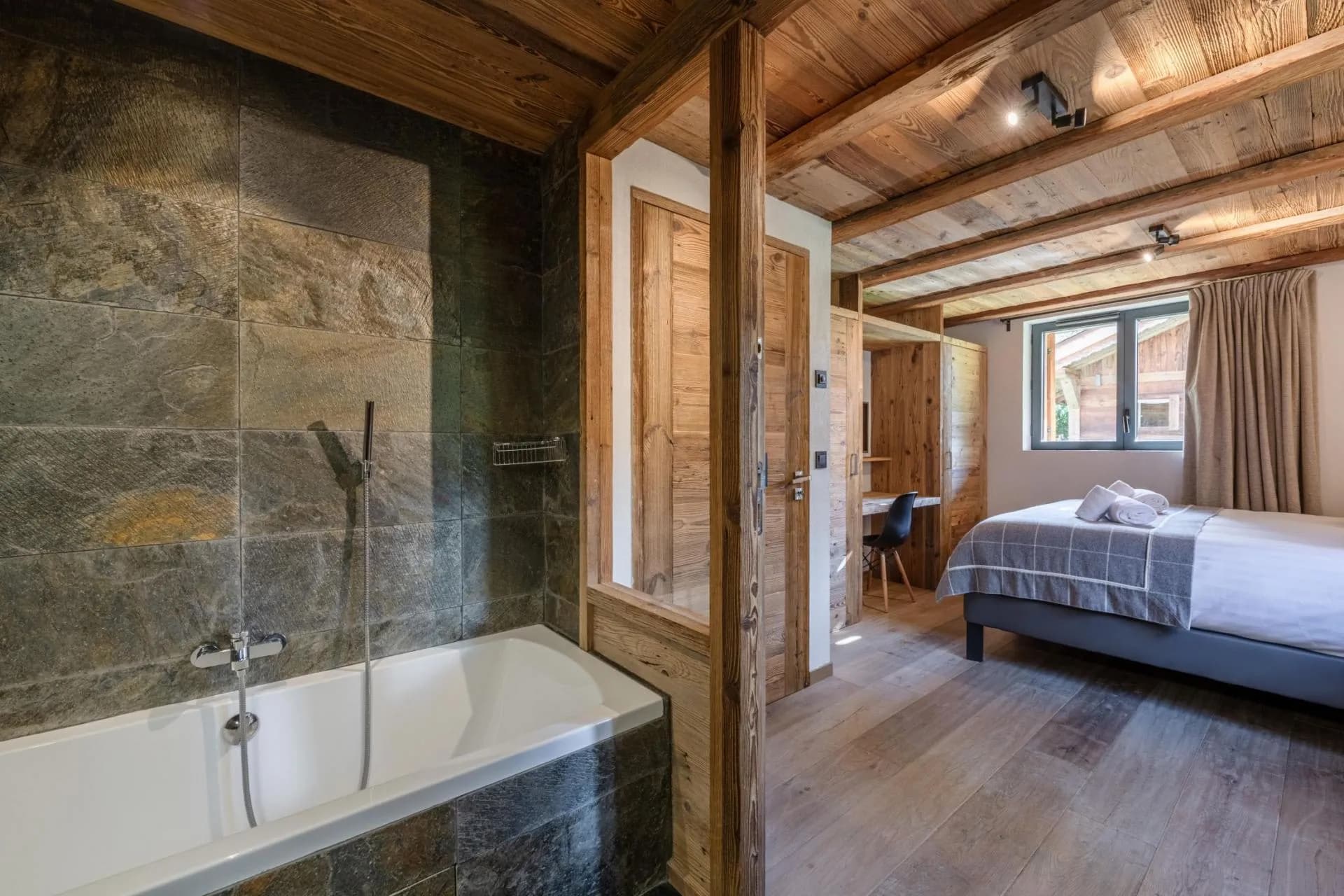 En-suite bathroom opening into the adjoining double bedroom