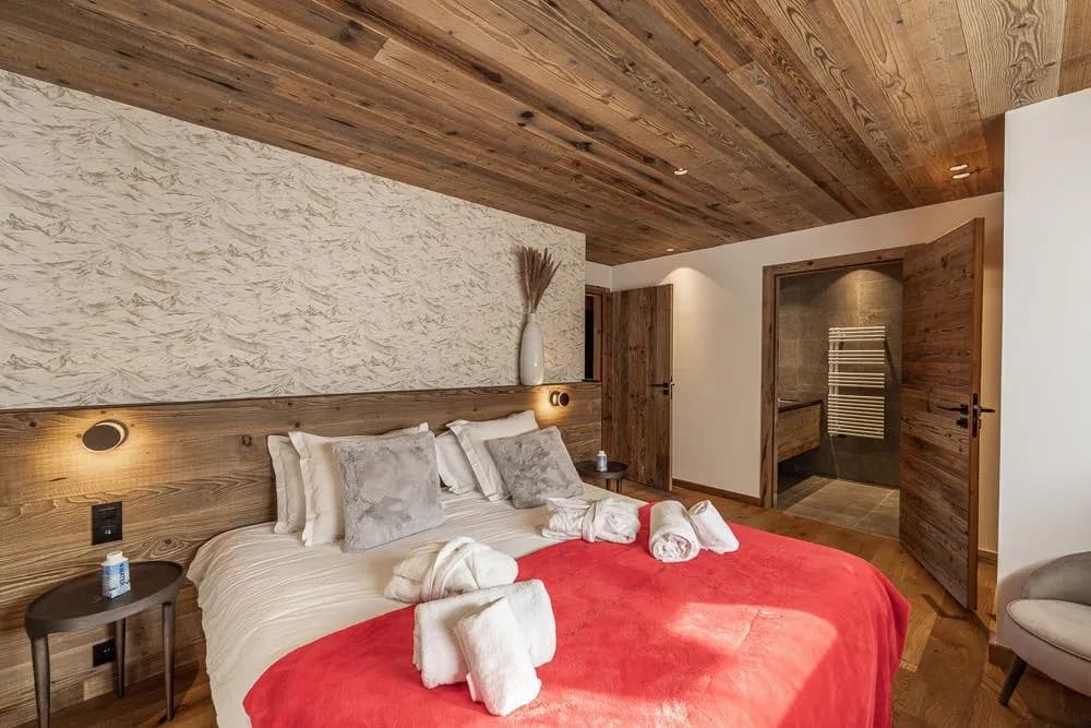Double bedroom opening to a bathroom