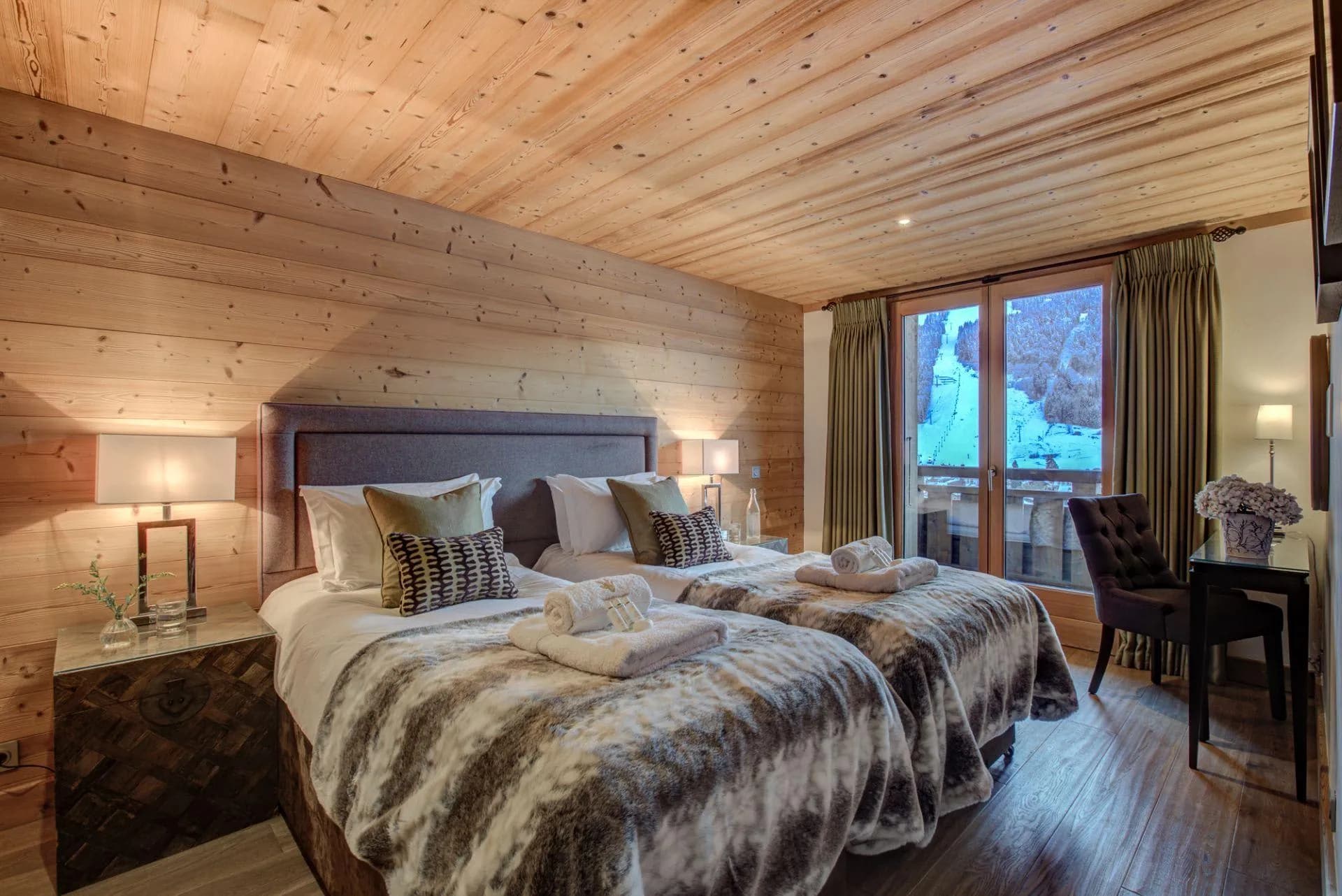 Twin bedroom with south-facing mountain views