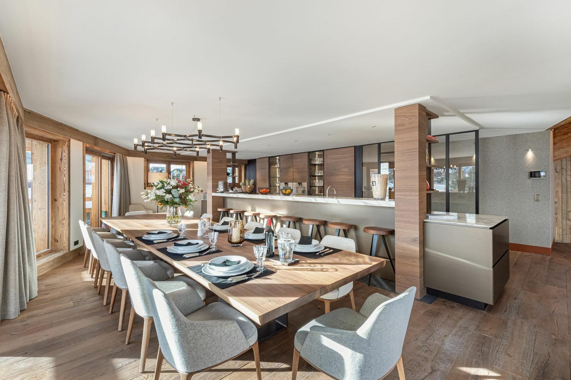 Dining area seats 10; breakfast bar with 6 stools