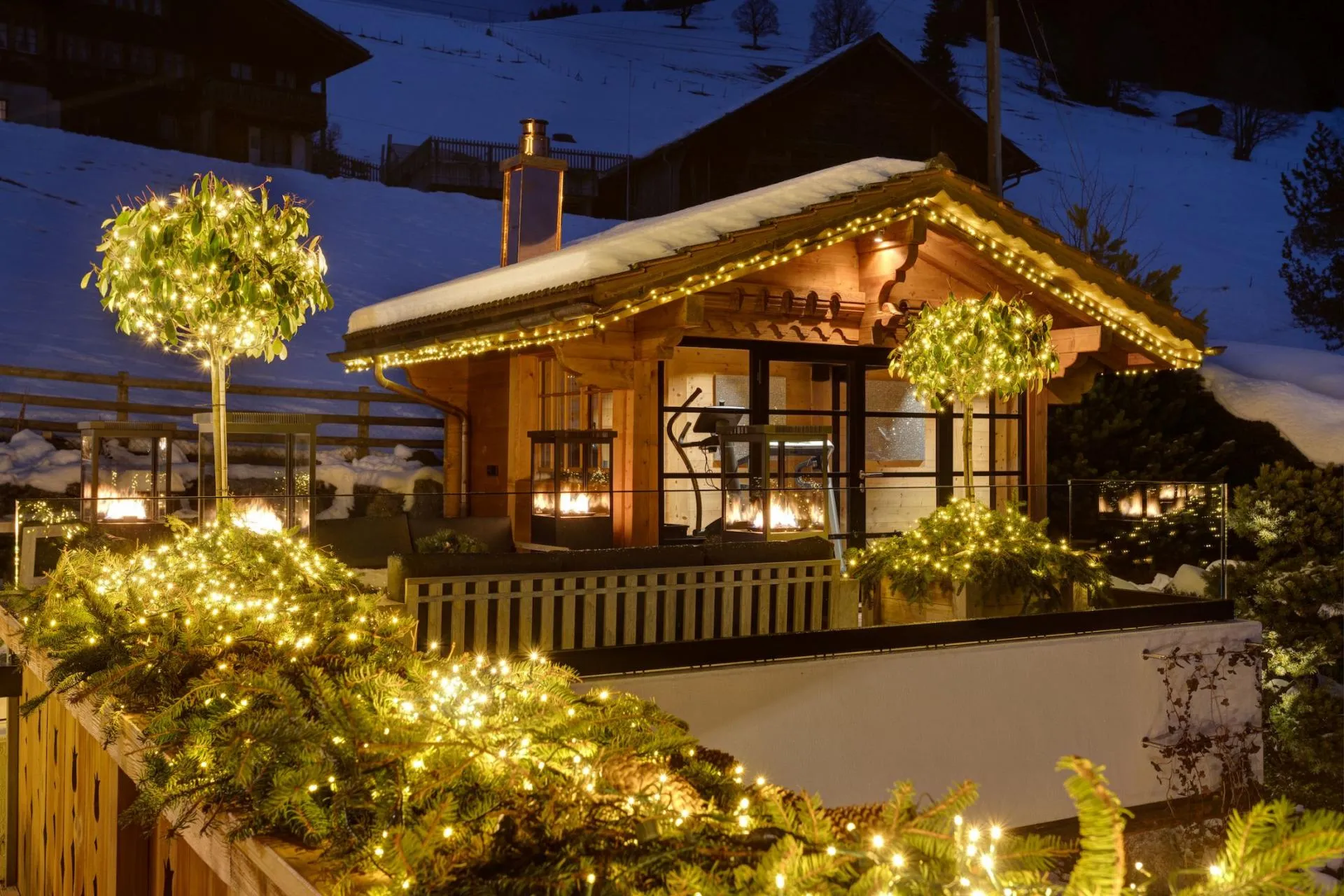 Detached fitness chalet with treadmill and outdoor terrace seating