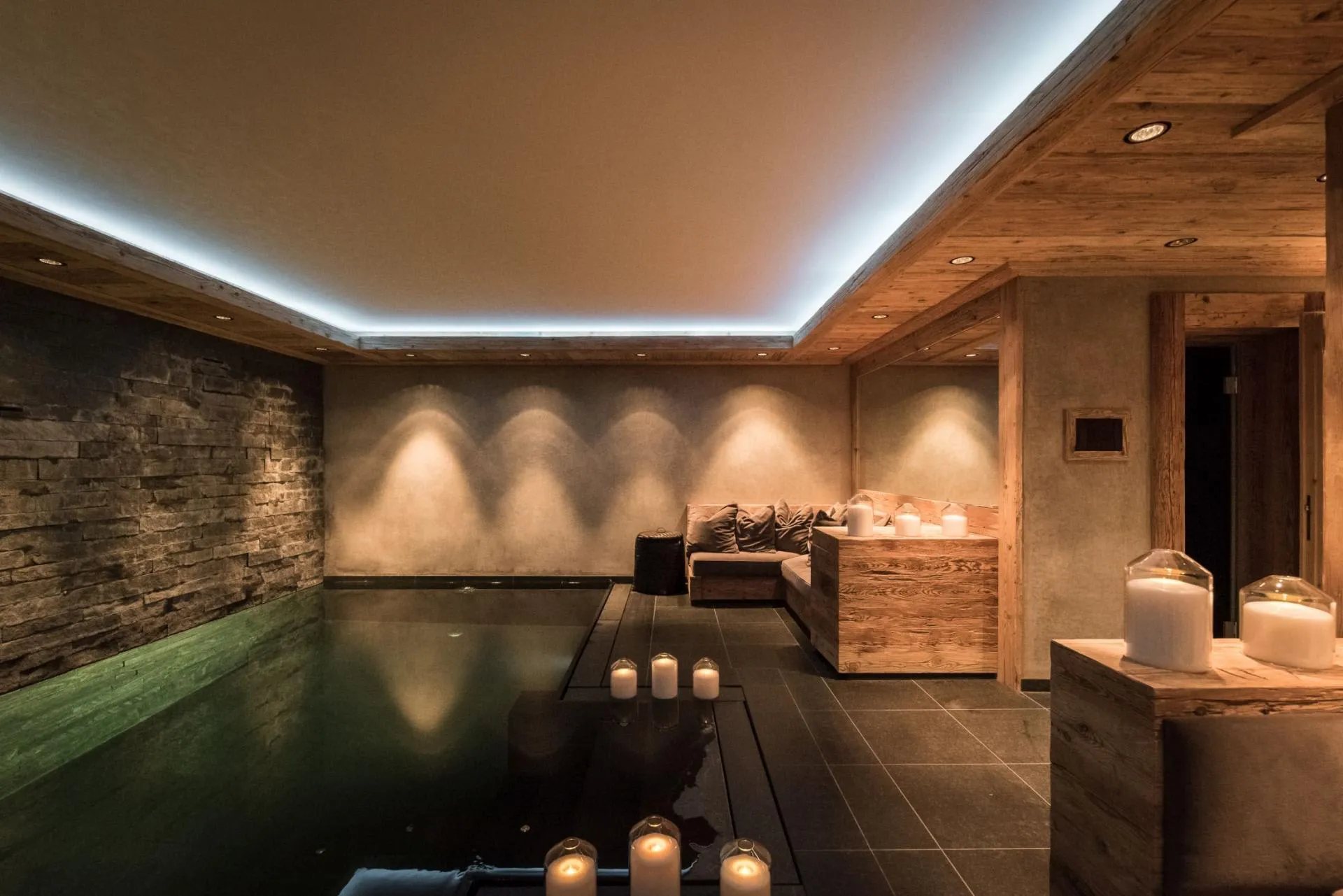 Private pool and hammam