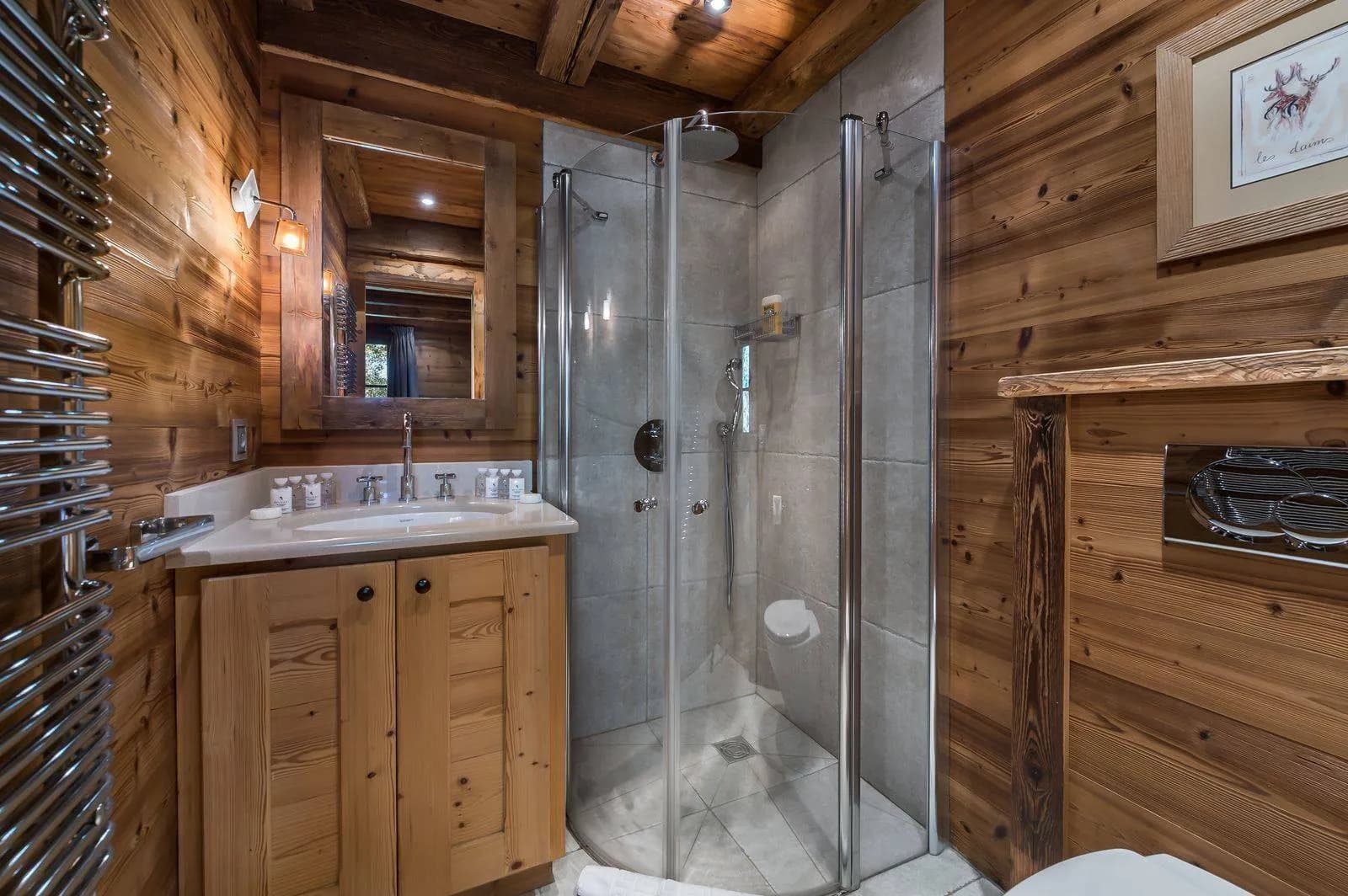 En-suite bathroom with a walk-in shower