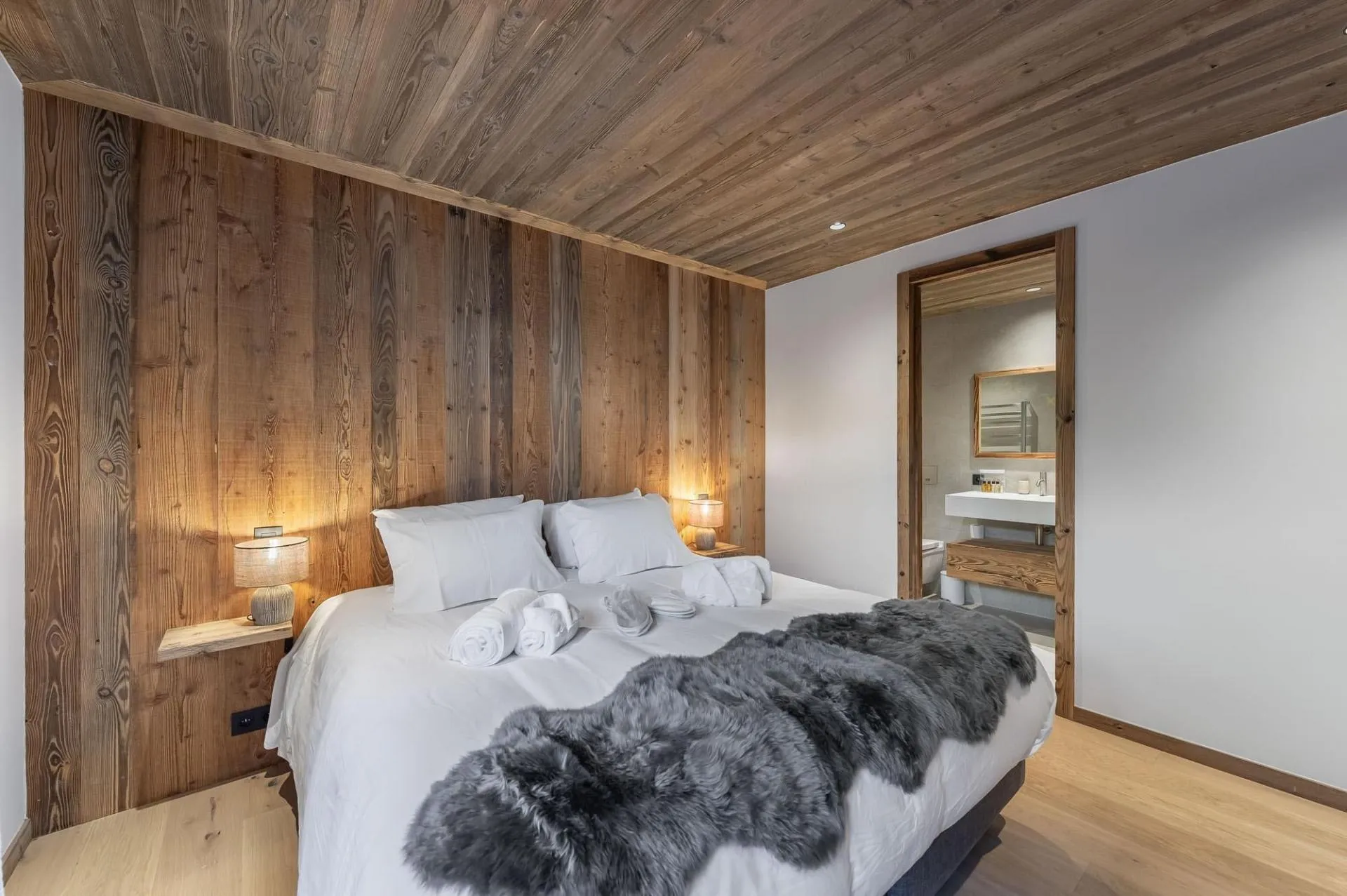 Double bedroom with a private en-suite bathroom