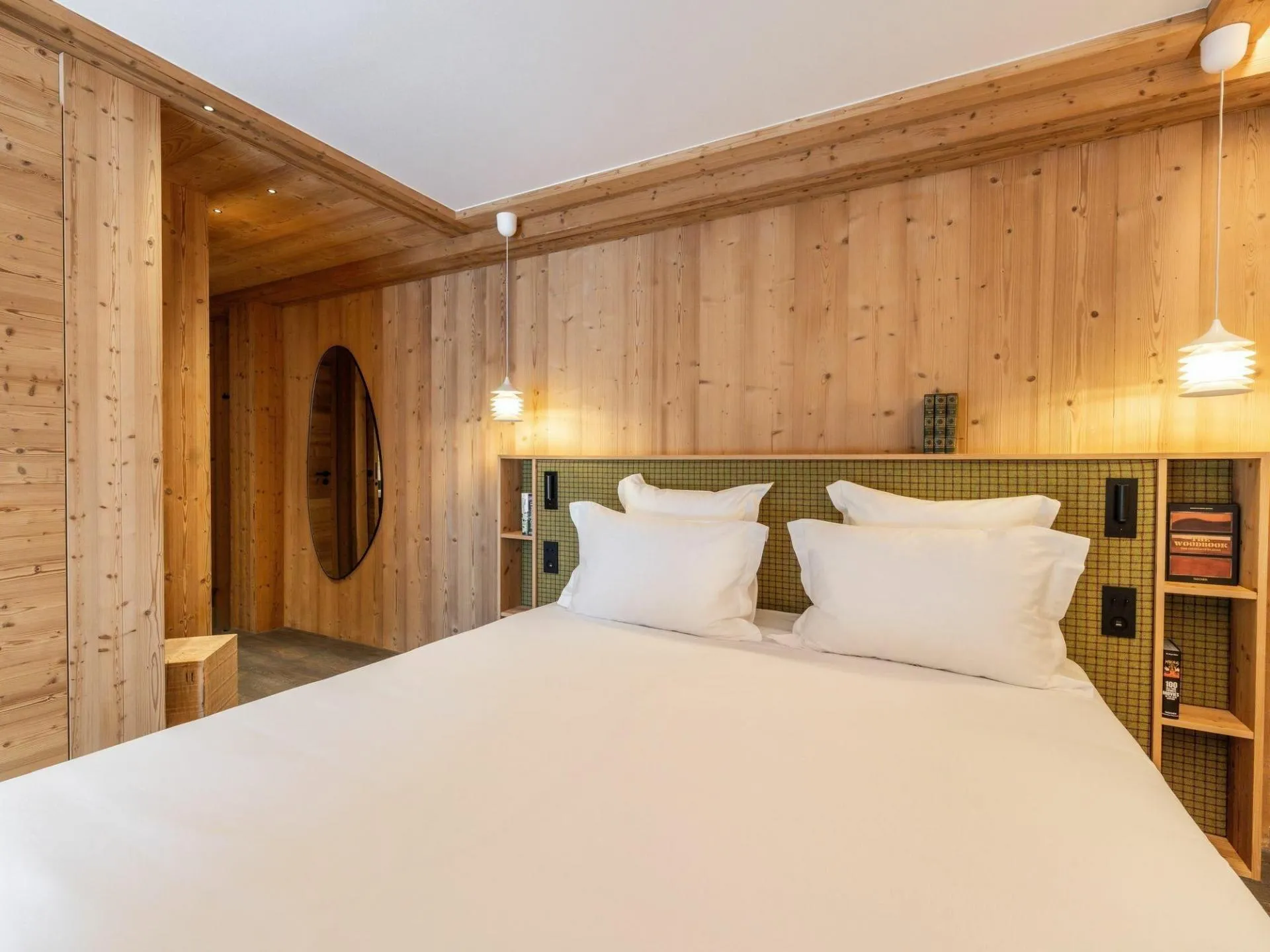 Double bedroom with integrated headboard storage