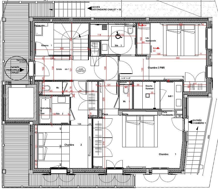 Floor plan: three bedrooms, hammam shower, and accessible bathroom with terrace access