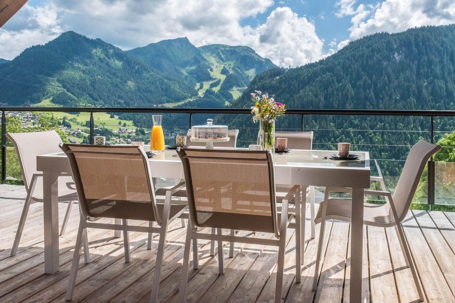 Outdoor dining table for 6 with mountain and valley views