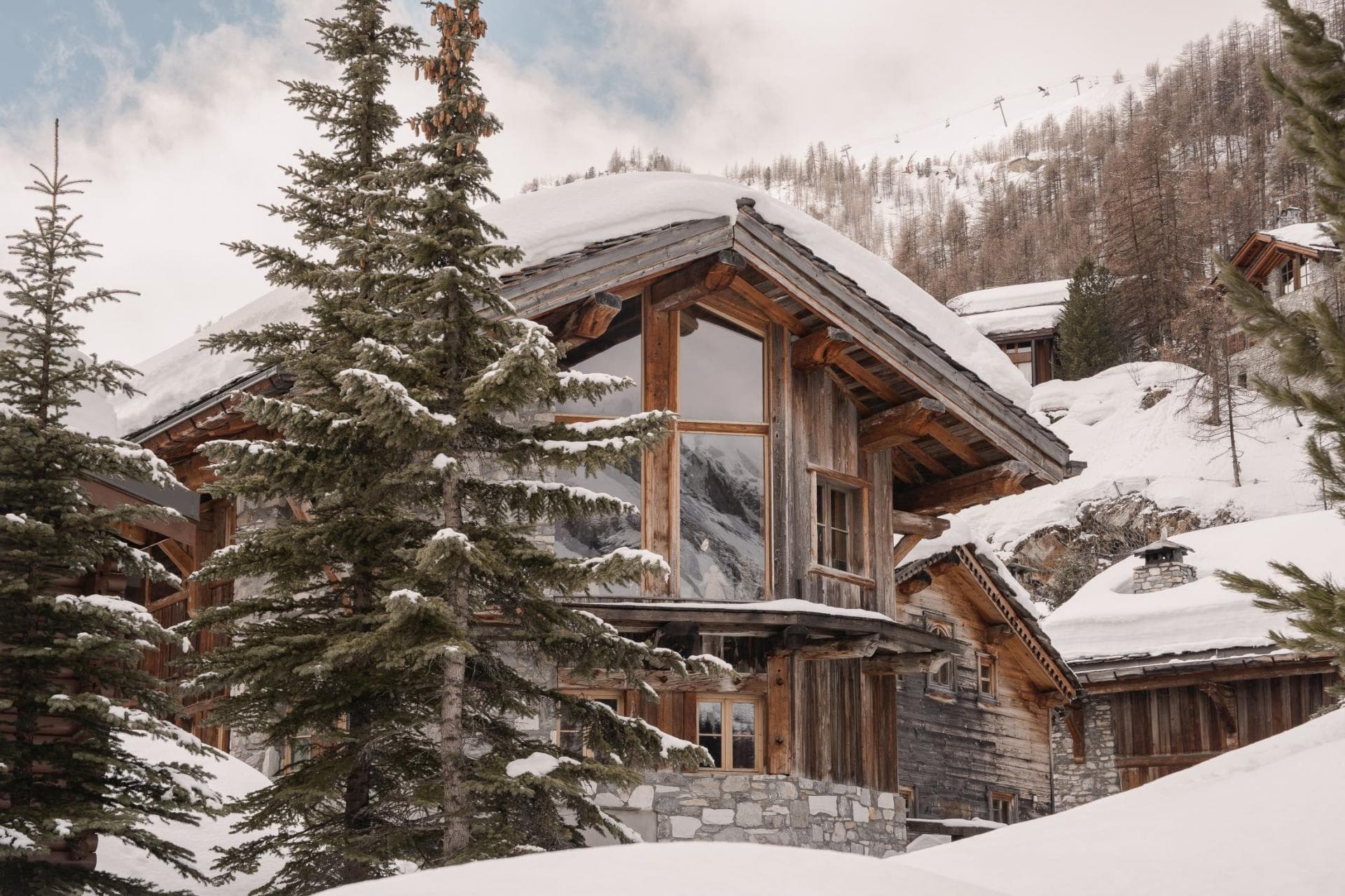 Ski-in, ski-out timber chalet with direct access to lift lines