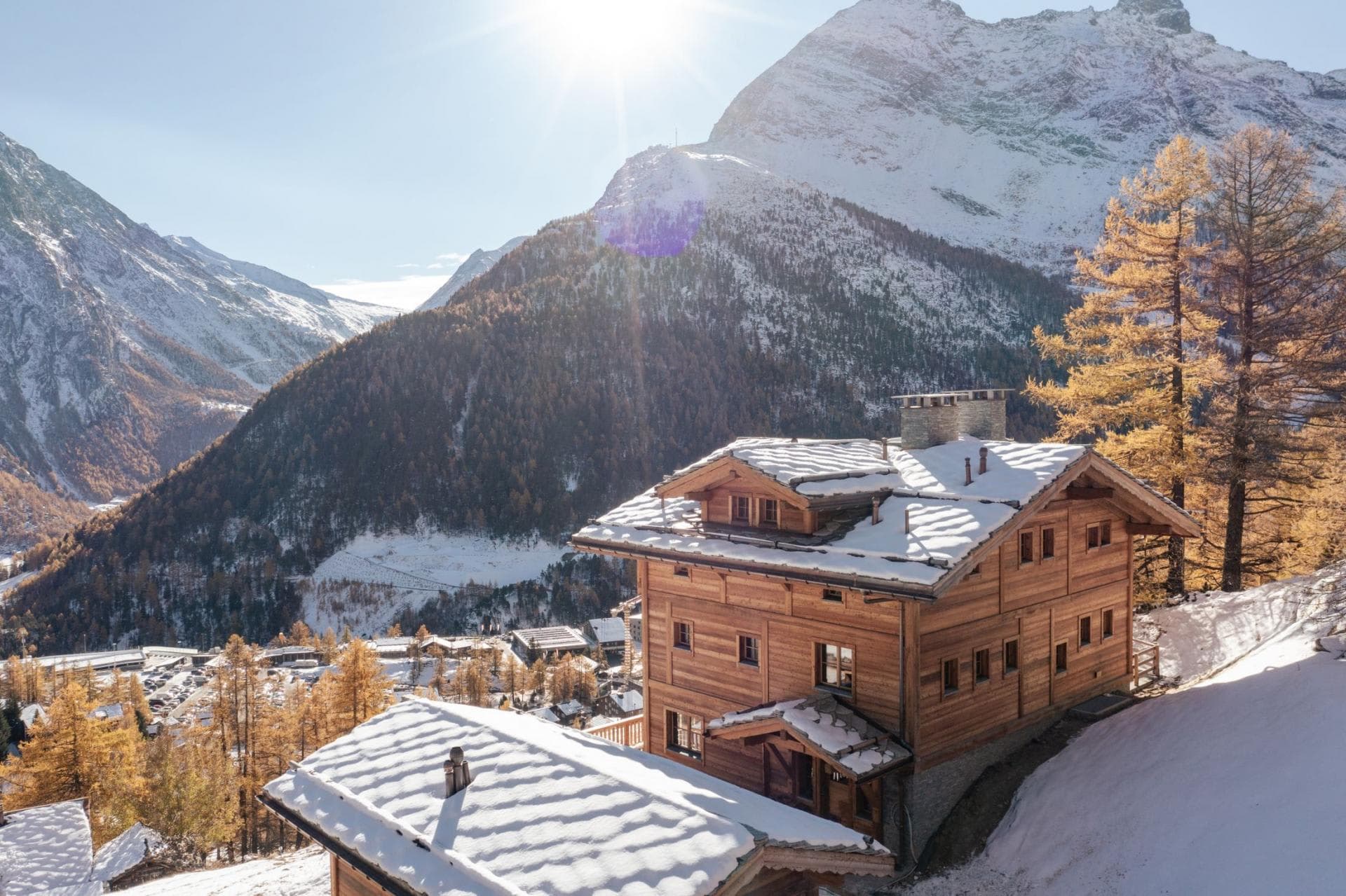 Timber chalet with private deck and panoramic mountain views