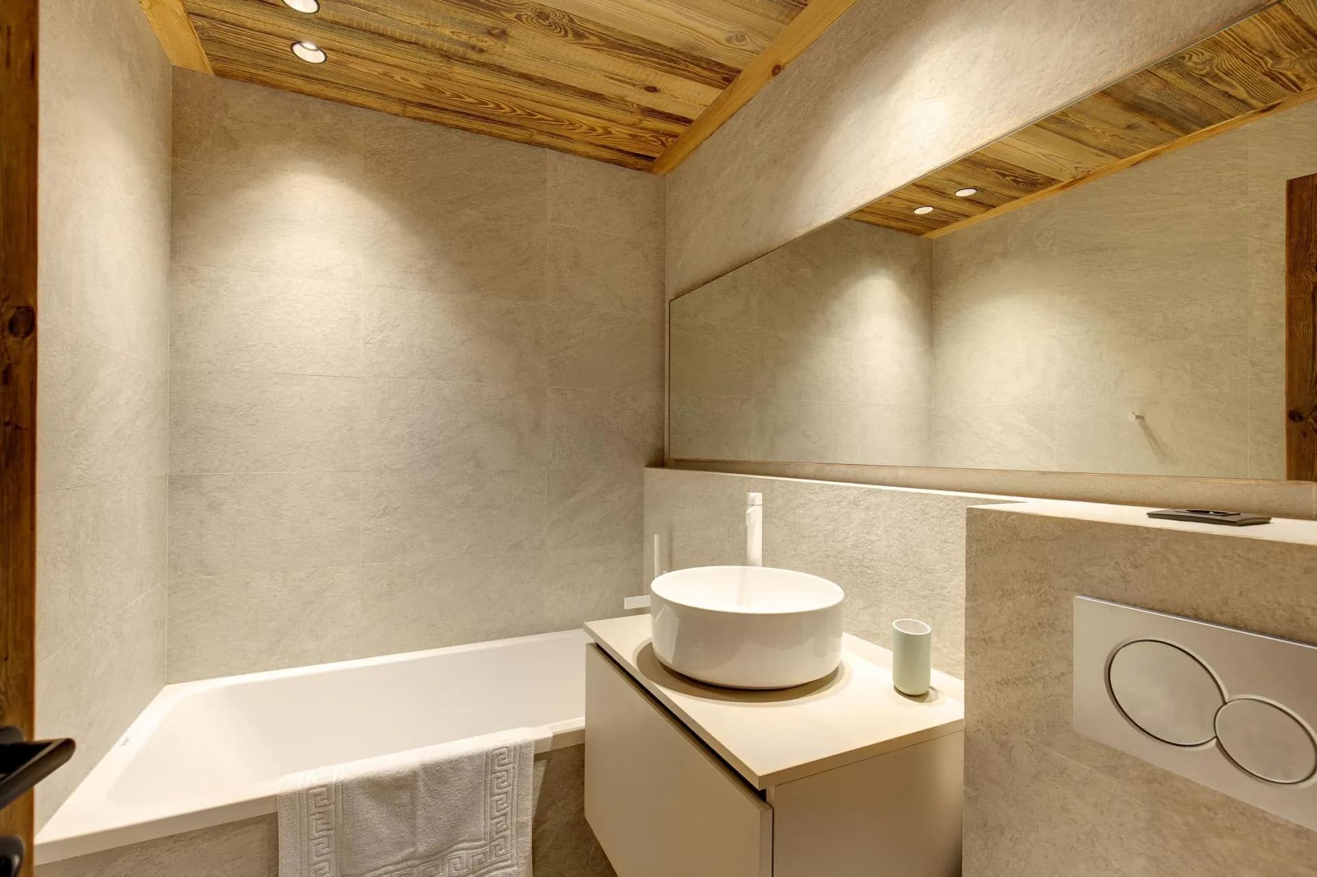 Bathroom with bathtub and basin