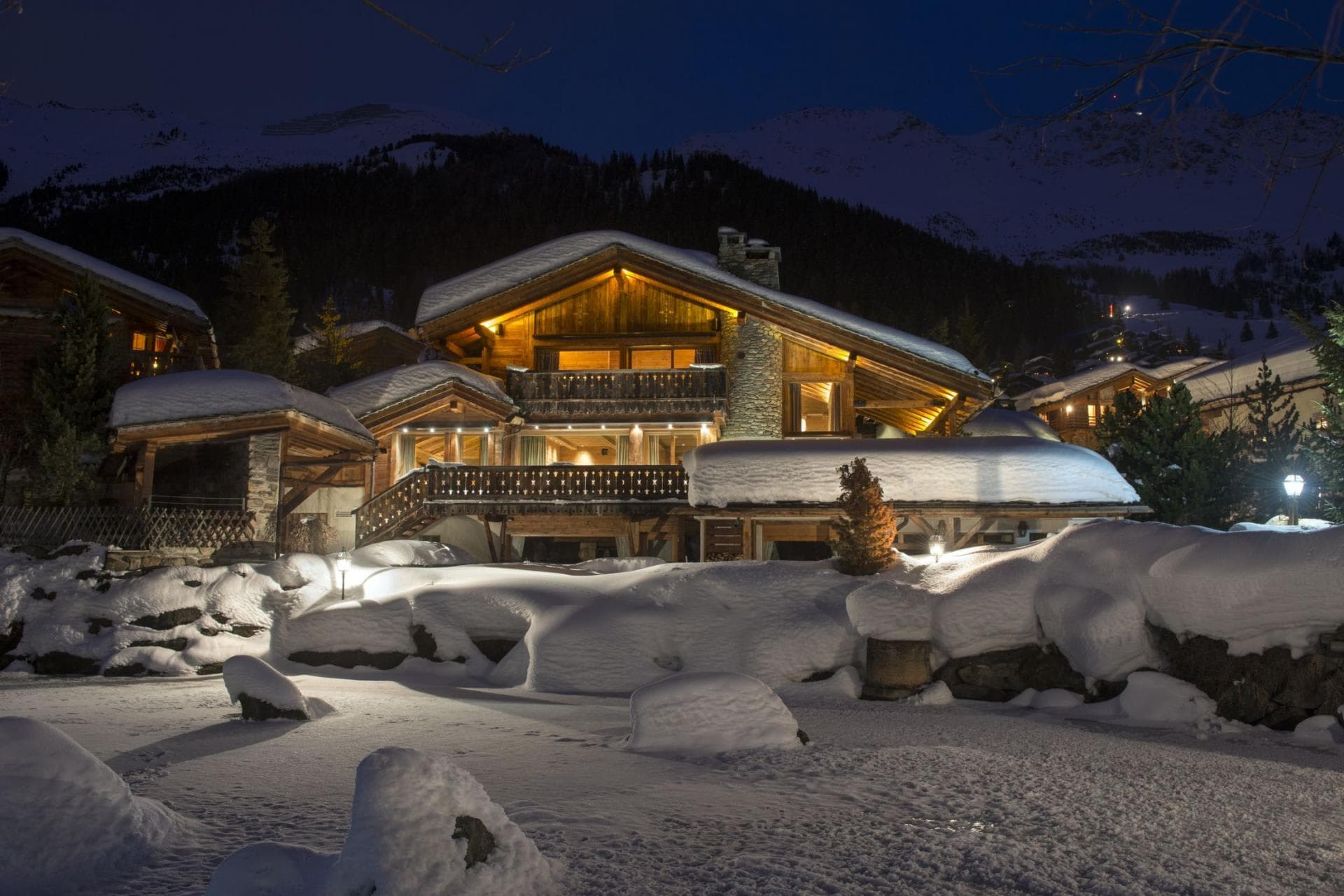 Ski-in/ski-out chalet with wrap-around deck and mountain views