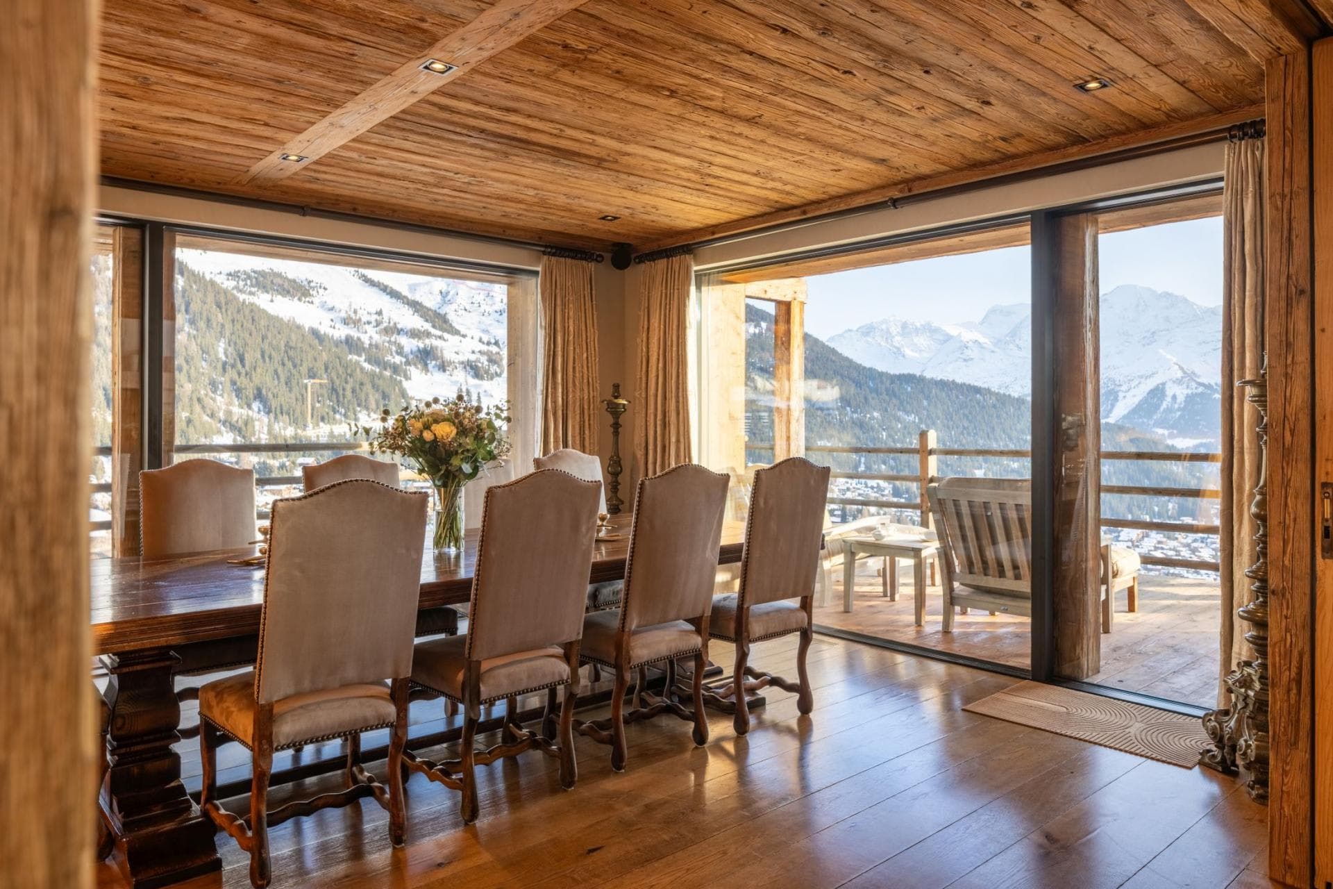 Dining table seats 10; panoramic mountain views and balcony access