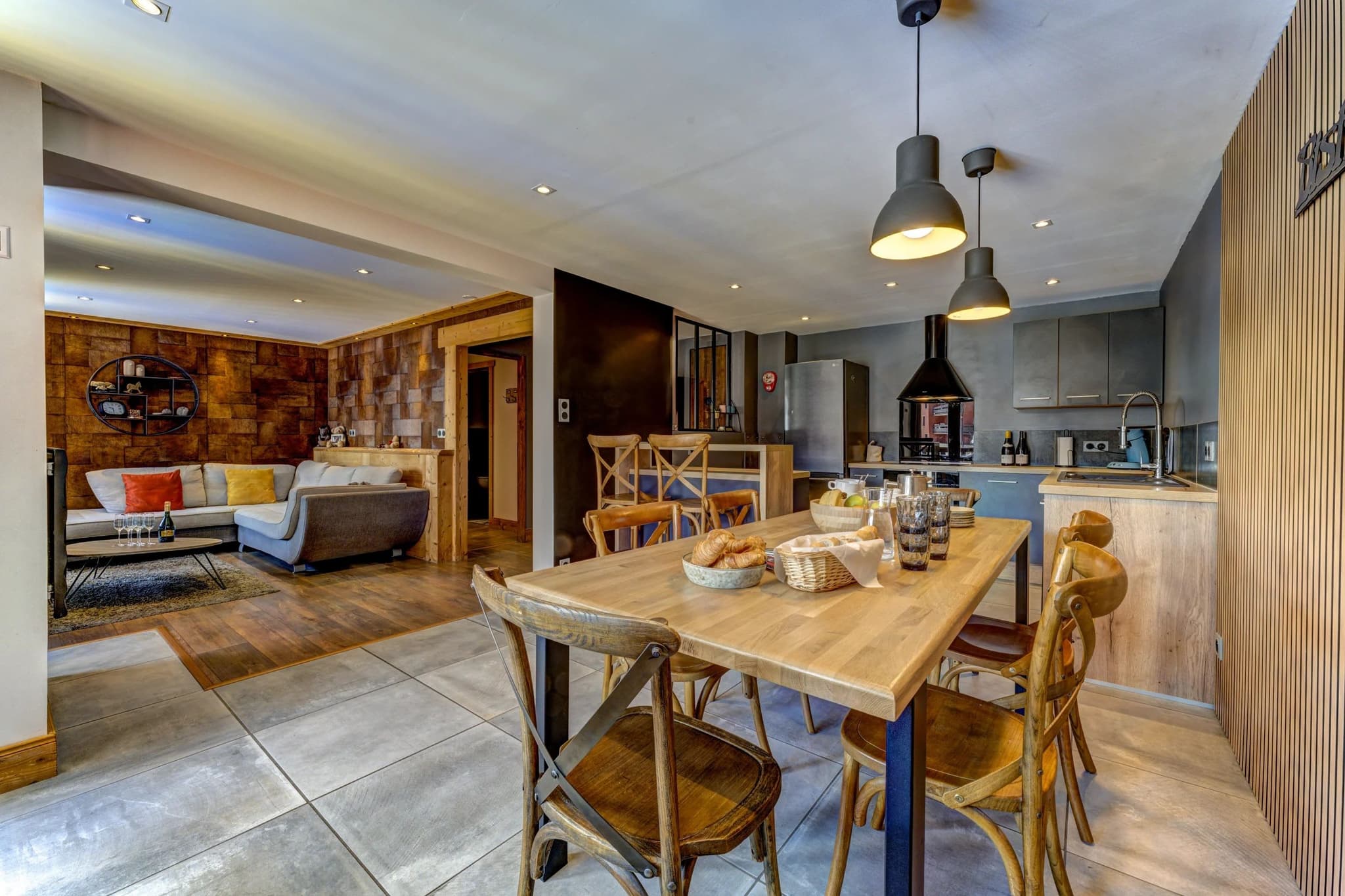 Open-plan dining area and kitchen; seating for 6 at the table