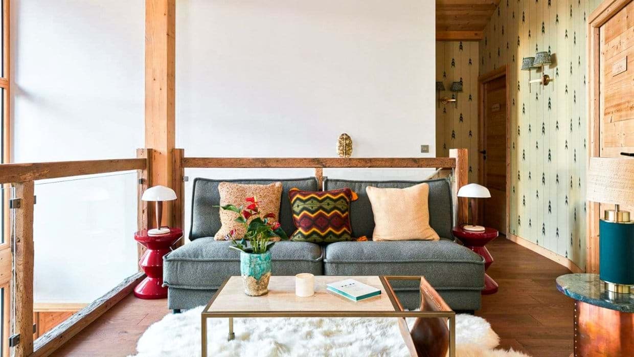 Mezzanine lounge with glass railing overlooking lower level