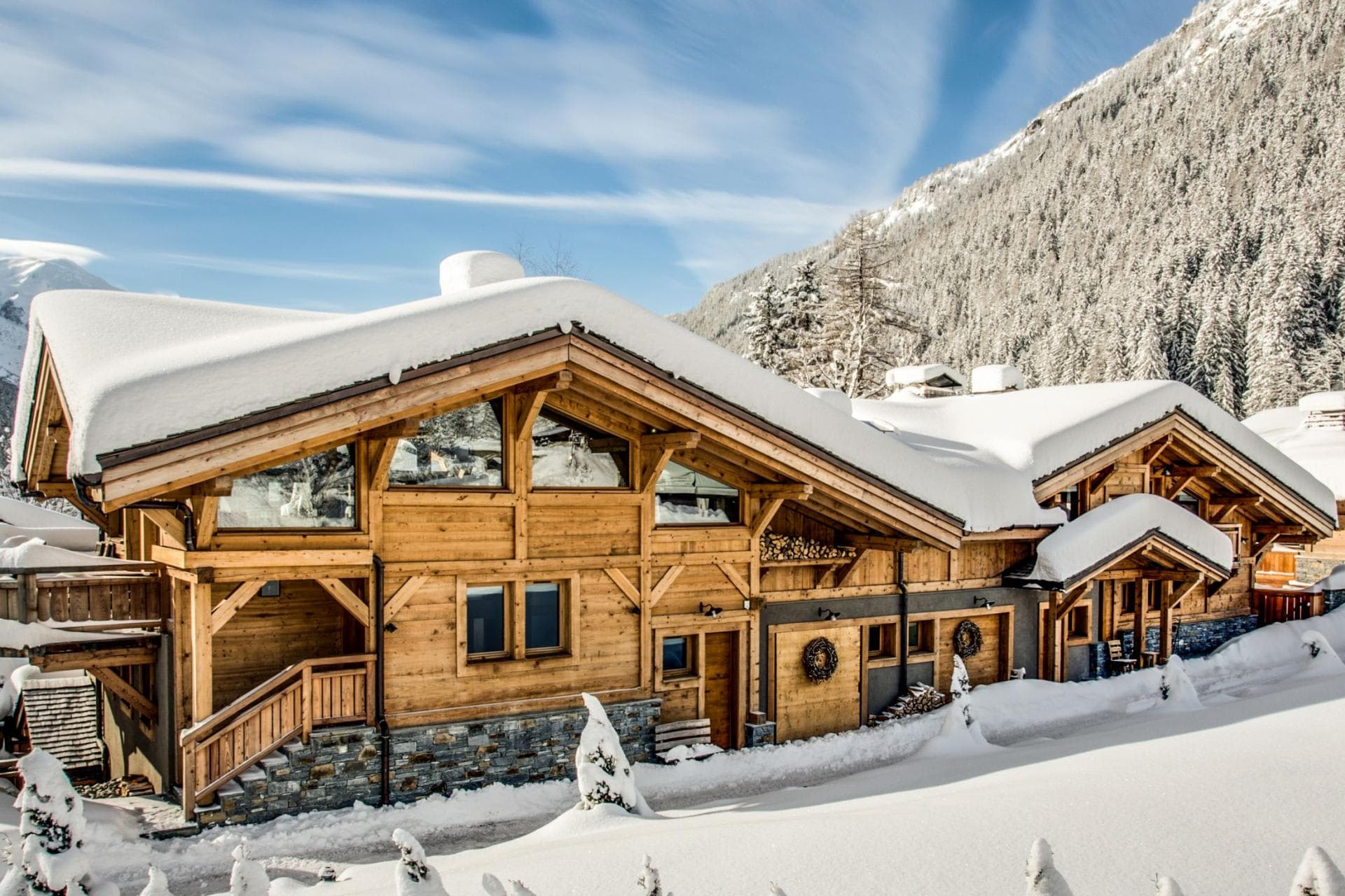 Ski-in chalet with timber construction and direct mountain access