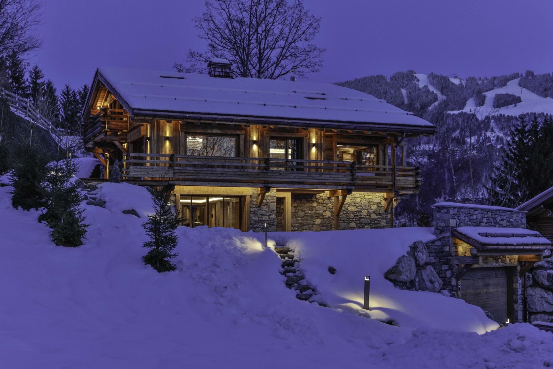 Ski-in/ski-out timber chalet with direct access to groomed slopes