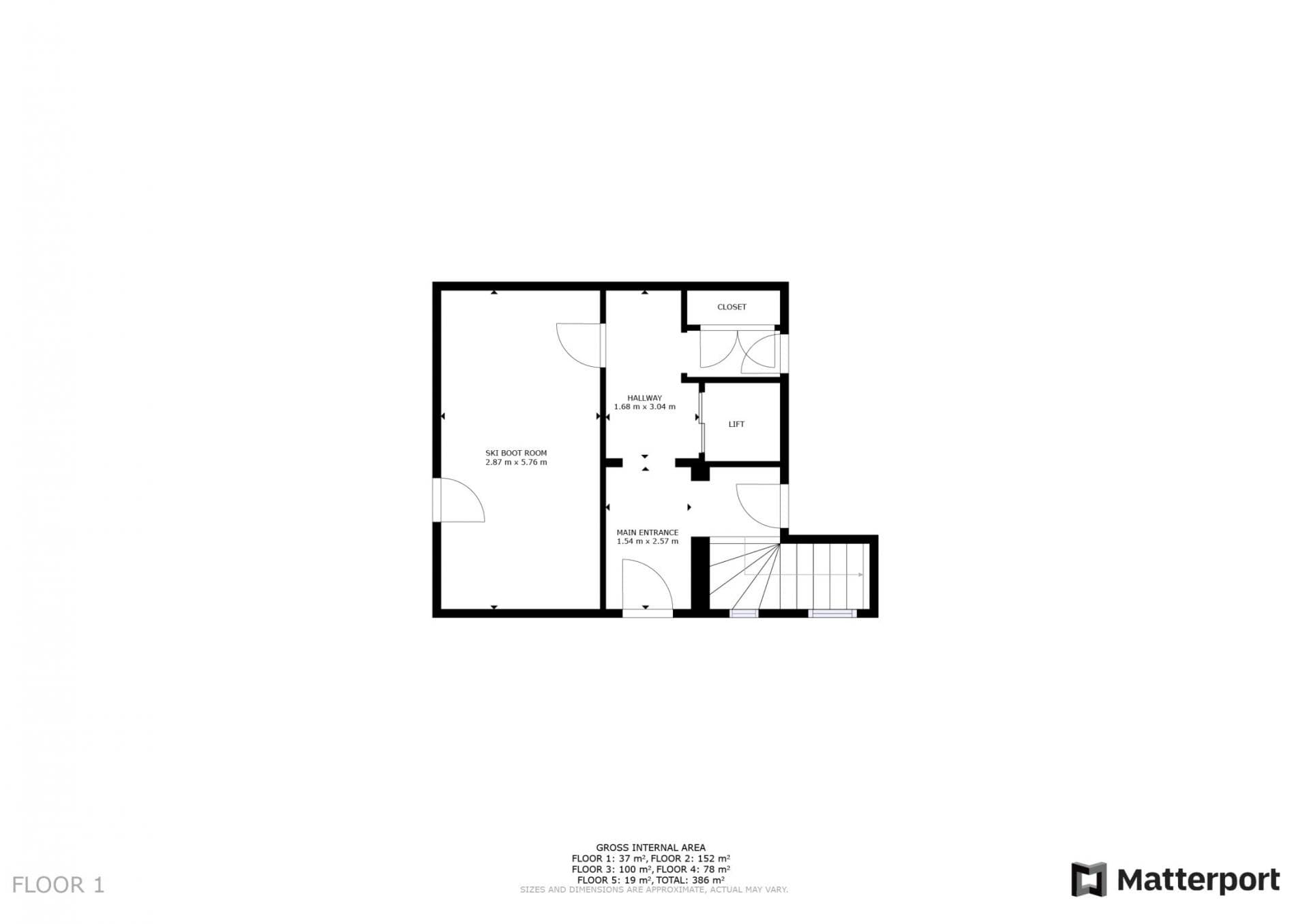 Floor 1 plan: main entrance, ski boot room, elevator, and stairs