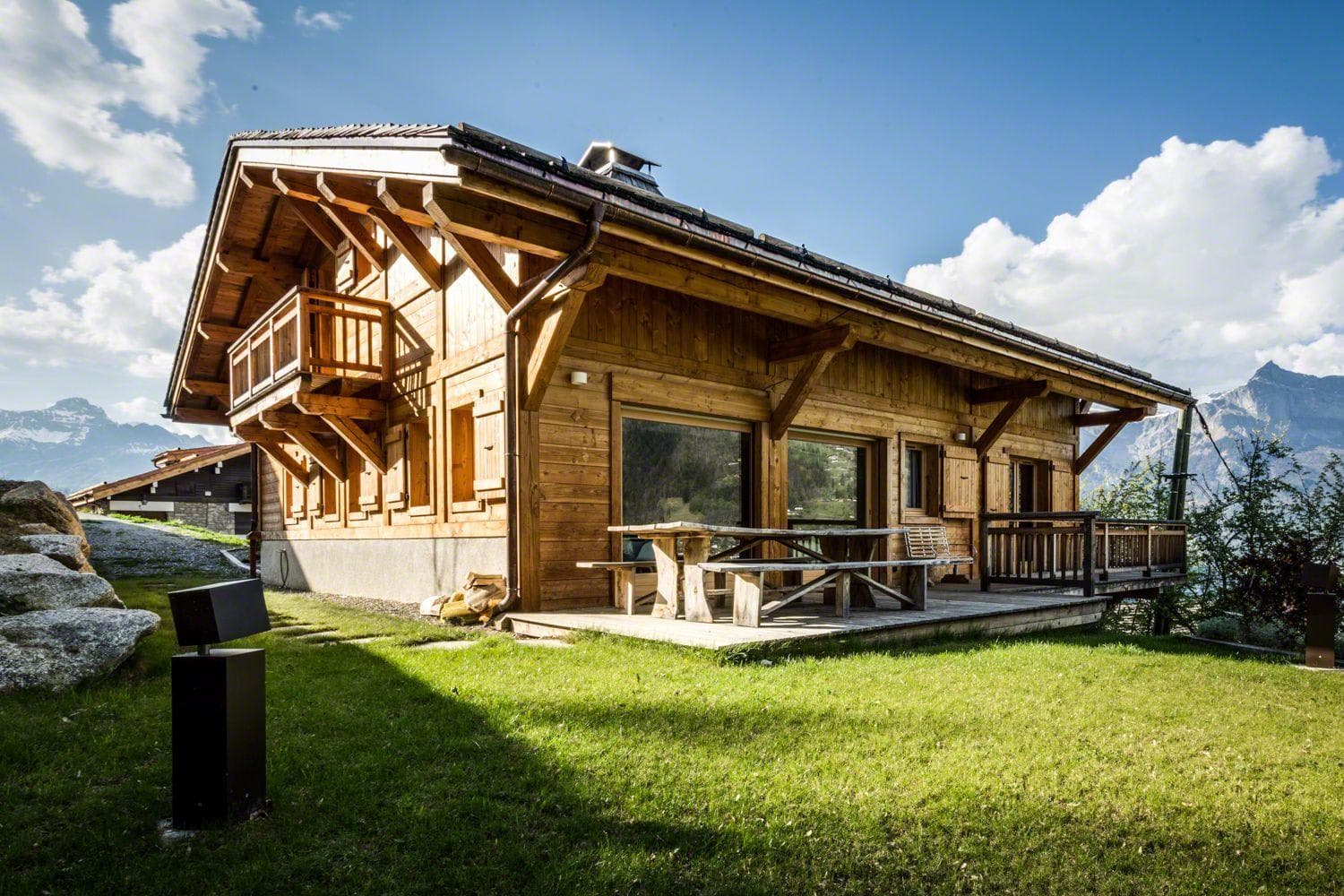 Chalet White Diamond - Image 1