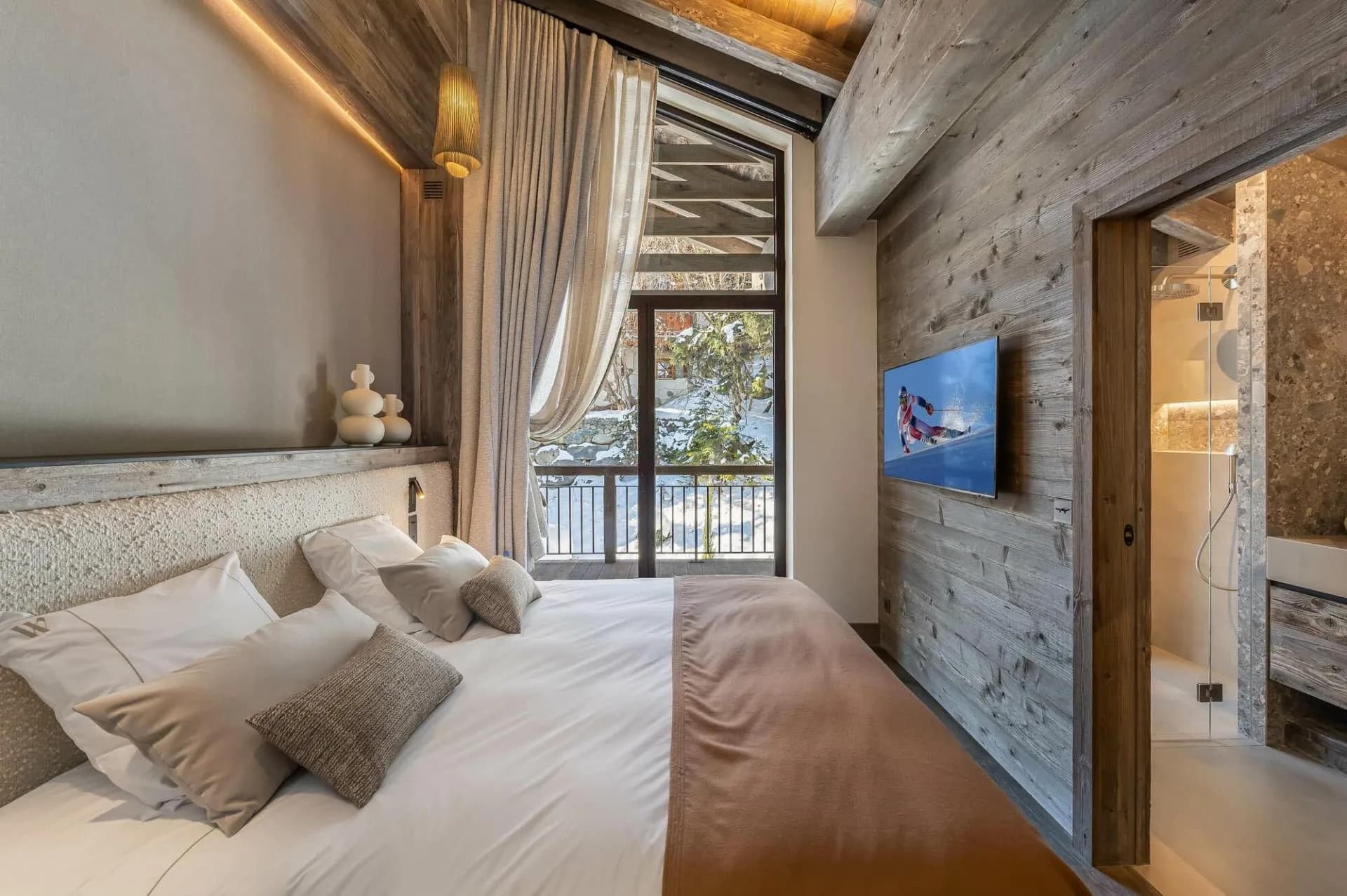 Double bedroom with timber rafters