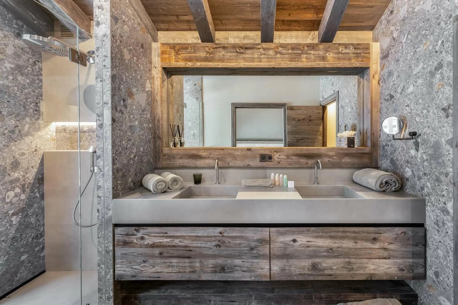 Double-basin bathroom vanity