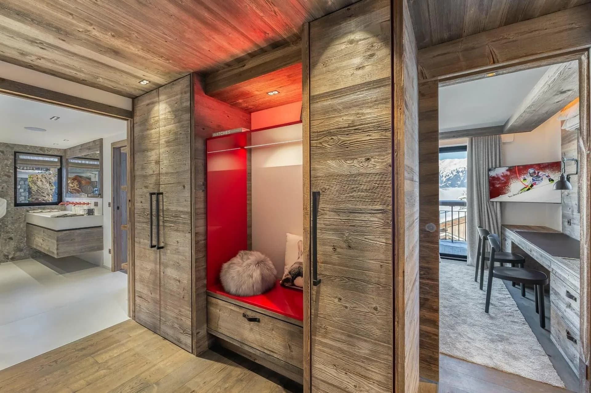 Single overhead bunk in the children’s sleeping area