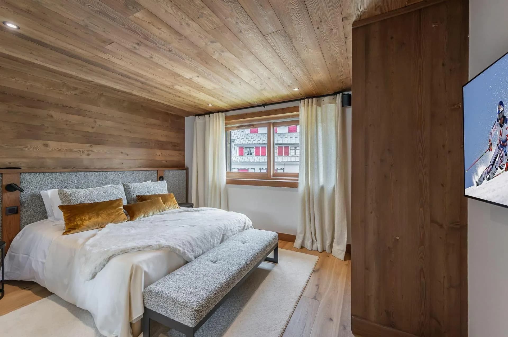 Double bedroom with upholstered headboard