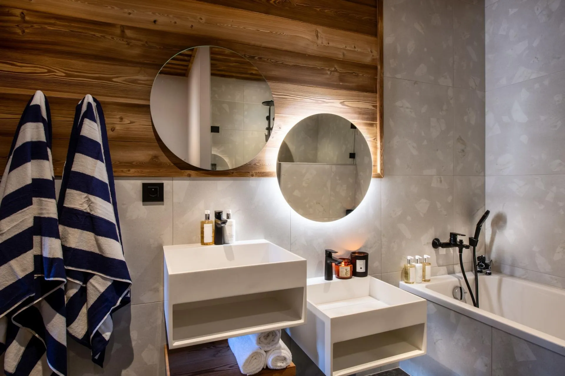 En-suite bathroom with a freestanding bath and walk-in shower