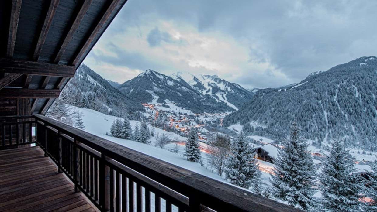 Covered balcony with views of Morzine village and Pleney ski slopes