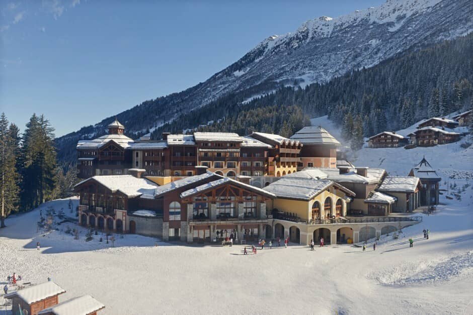 Ski-in, ski-out resort with direct access to groomed slopes and lifts