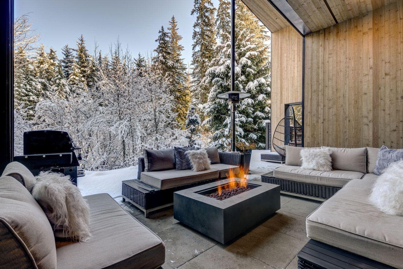 Covered patio with gas fire pit, BBQ grill, and overhead heater