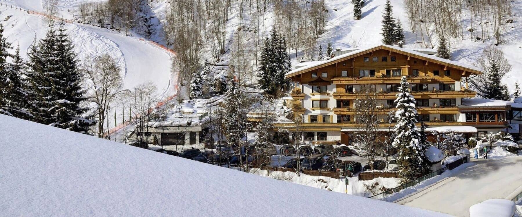 Ski-in/ski-out chalet with direct access to groomed mountain trails