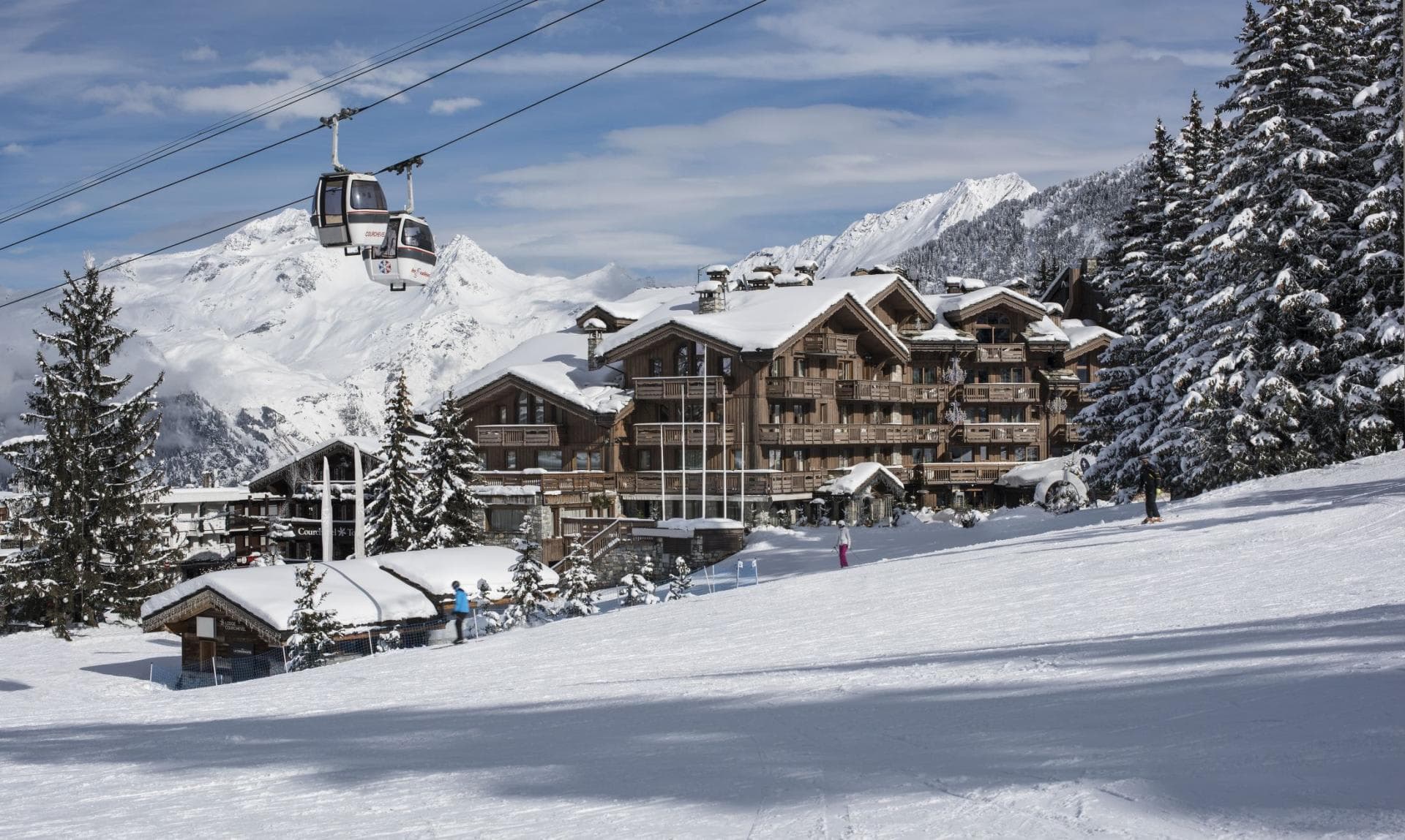 Ski-in/ski-out chalet with direct access to gondola and groomed runs