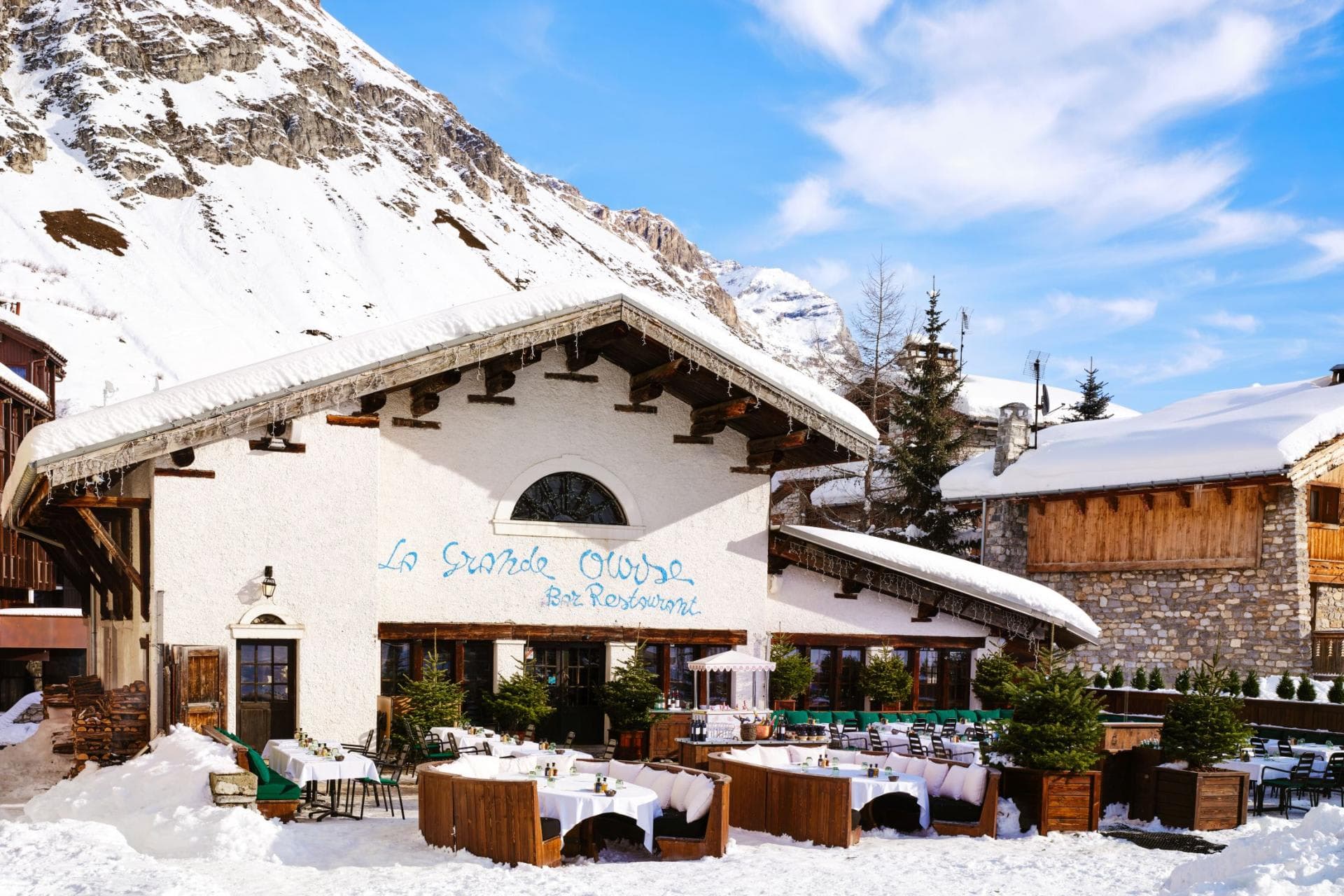 Ski-in restaurant and terrace located directly at the mountain base