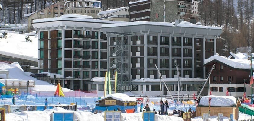 Ski-in/ski-out apartment building located directly on the slopes