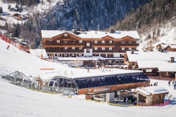 Ski-in, ski-out access via the Bossonnet lift located directly outside
