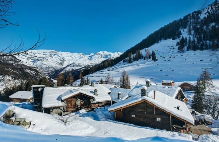Ski-in, ski-out chalets with direct access to groomed mountain trails