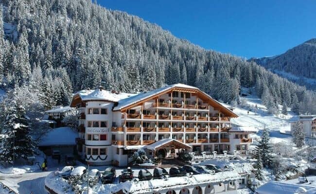 Ski-in access lodge with private balconies and on-site parking