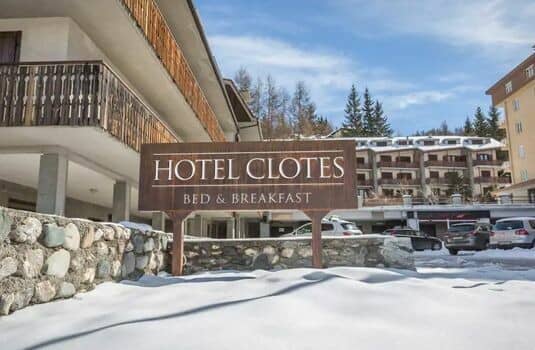 Hotel Clotes exterior with on-site parking and ski resort access