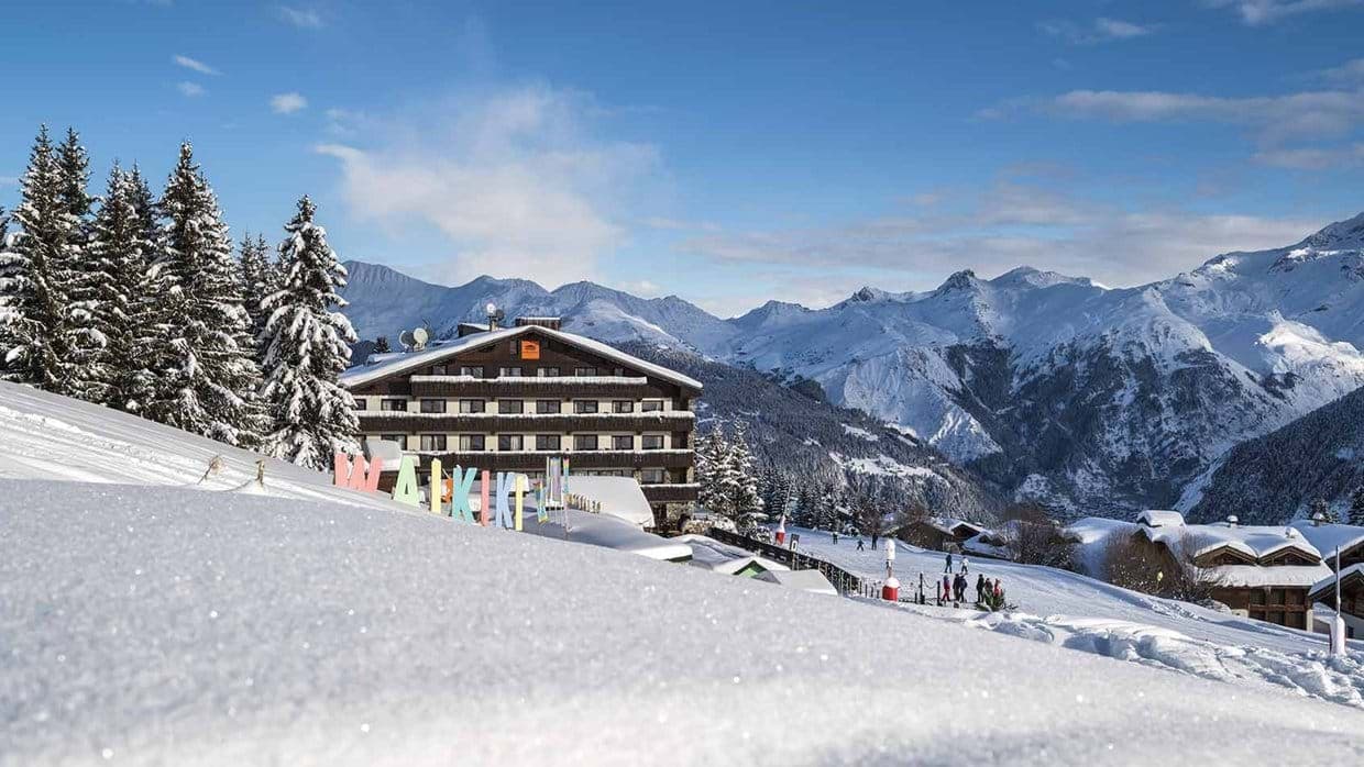 Ski-in/ski-out chalet with direct access to groomed runs and mountain views